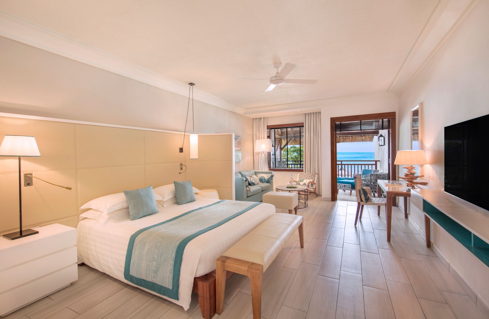 Junior Suites Beachfront
